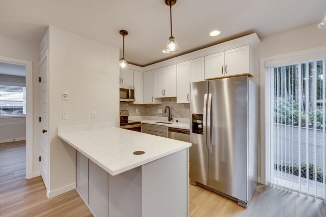 Building Photo - Brand New 1 Bedroom on Martha Lake!