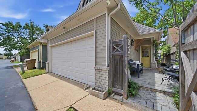 Building Photo - 1164 Misty Isle Dr