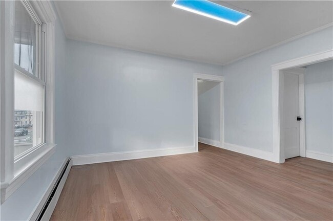 Building Photo - 135 Illinois St