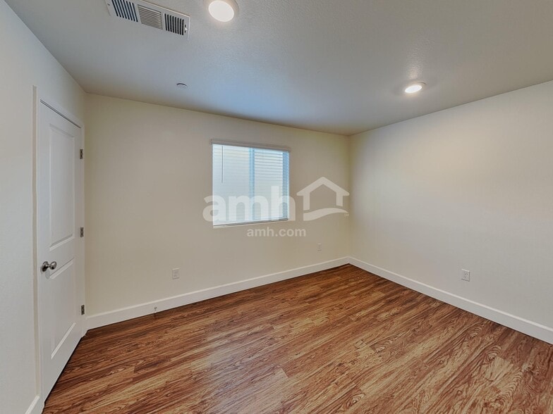 Building Photo - 327 Cape Seville Pl