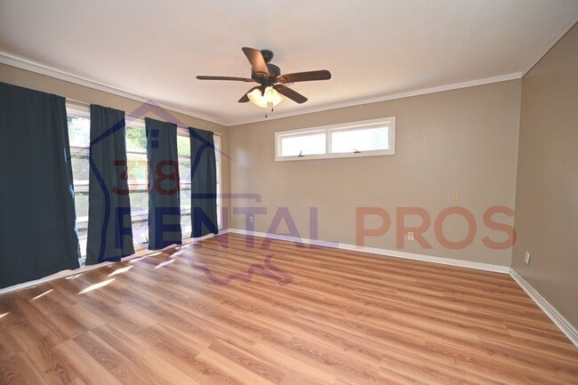 Building Photo - 1707 Lind Dr