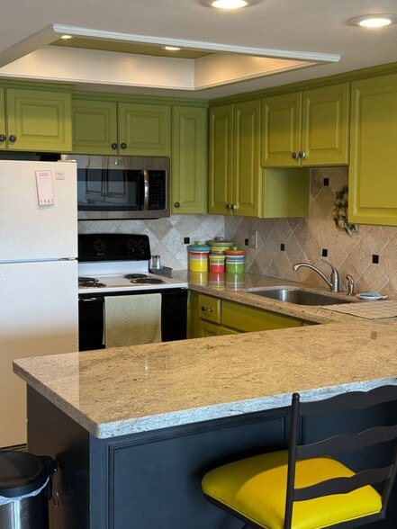 Building Photo - 6201 Padre Blvd