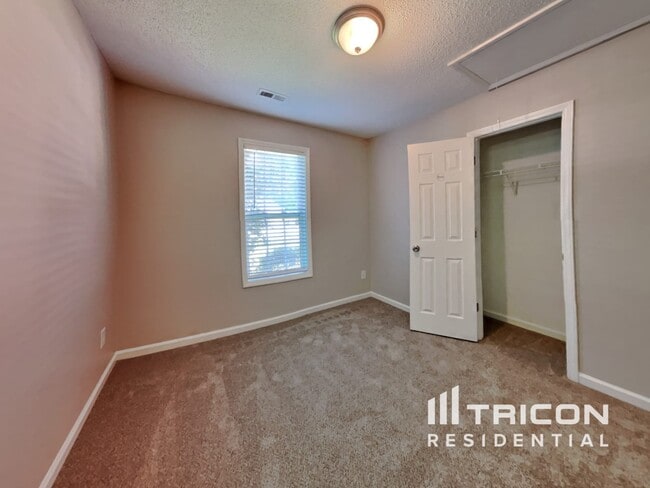 Building Photo - 120 Brook Pl