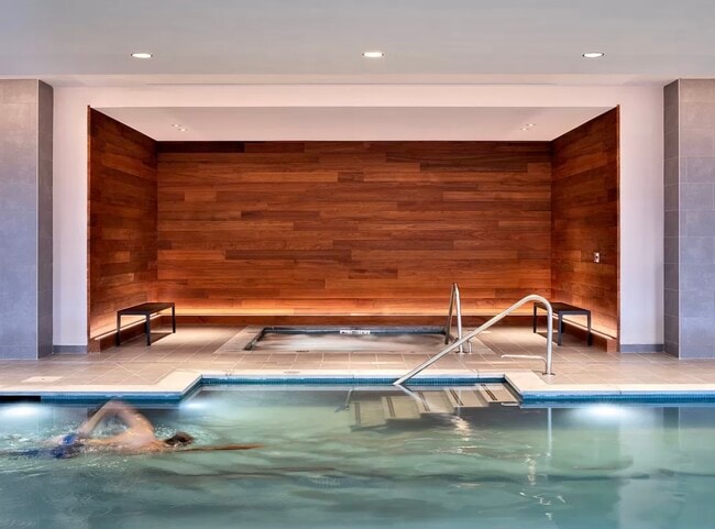 Pool & Hot Tub - 75 Park Ln S