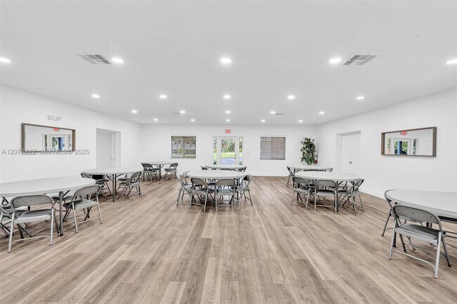 Building Photo - 101 SW 75th Ave