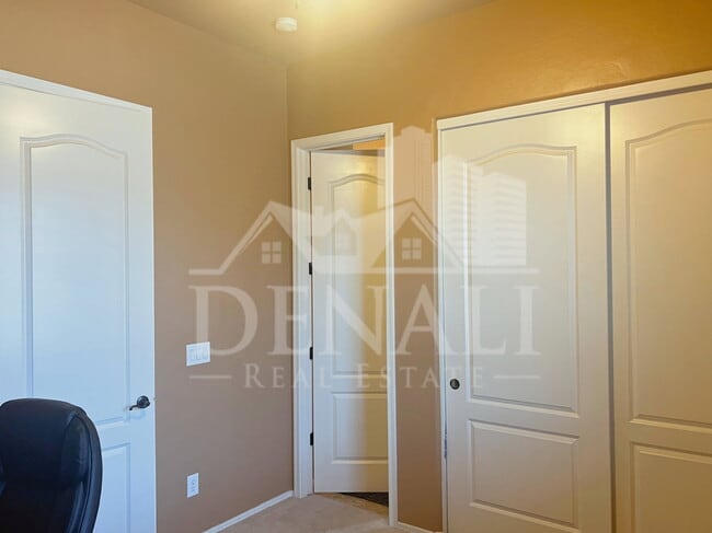 Building Photo - 32604 N 24th Dr
