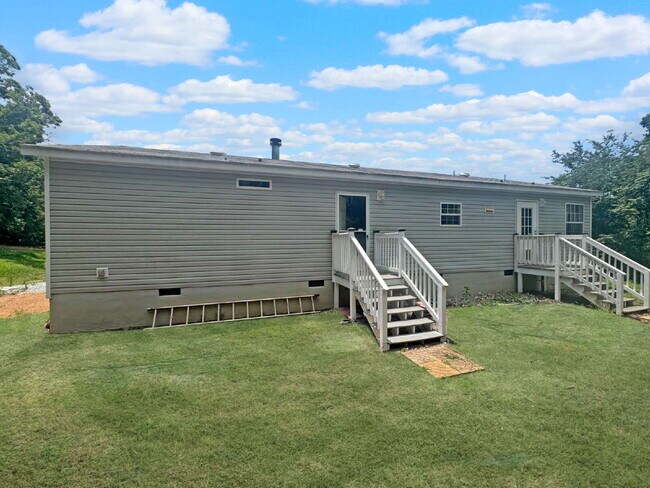 Building Photo - Private 2.5-Acre Mini Farm Near Lake Lanier | 3BR/2BA | Peaceful Country Living