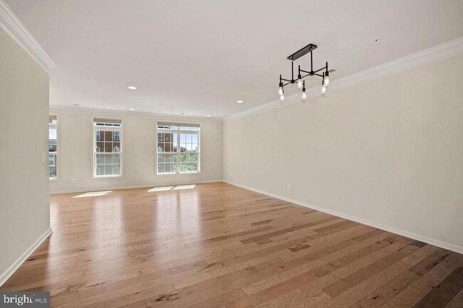 Building Photo - 43144 Thoroughfare Gap Terrace