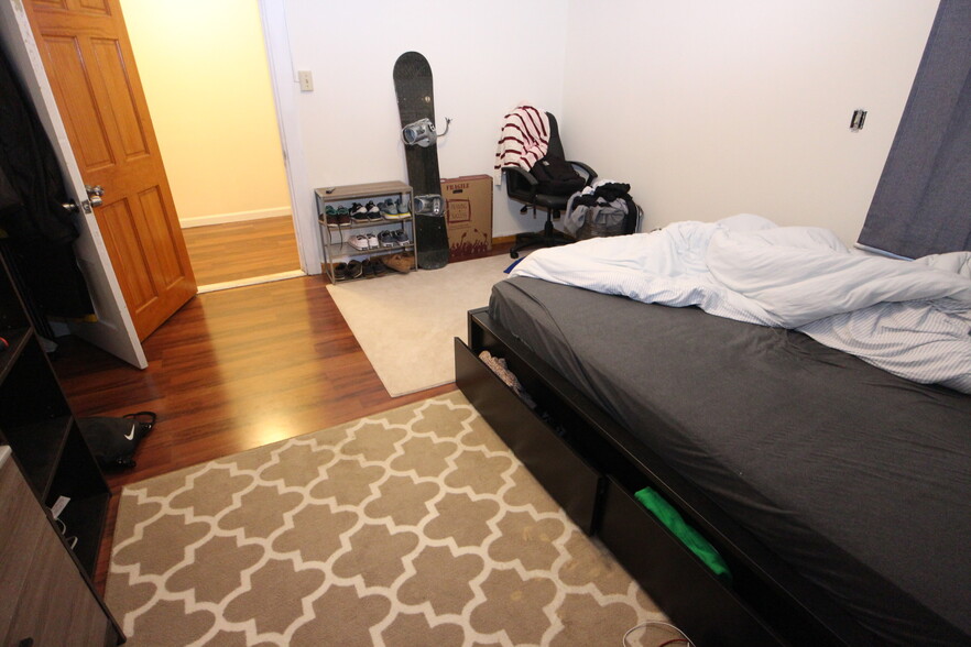 Building Photo - 414 Western Ave