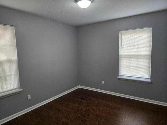 Building Photo - 2600 Carrington Dr