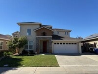 Building Photo - 4-bedroom two story in Sylvan School District!