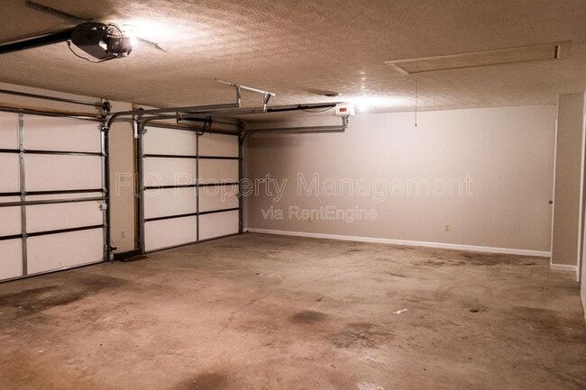 Building Photo - 1816 Lively Rd