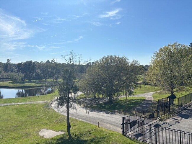 Building Photo - 104 Stratford Dr