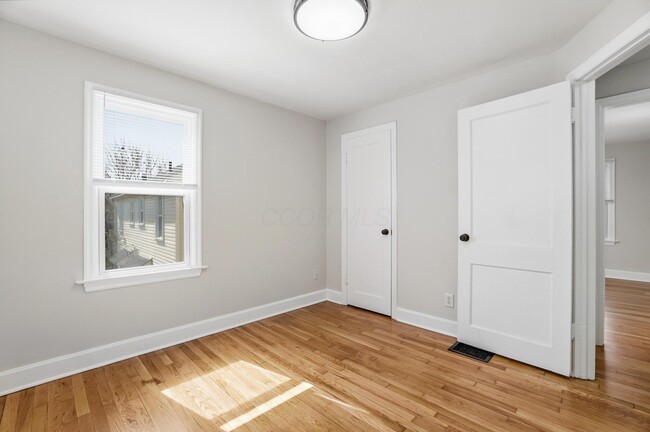 Building Photo - 1654 Ashland Ave