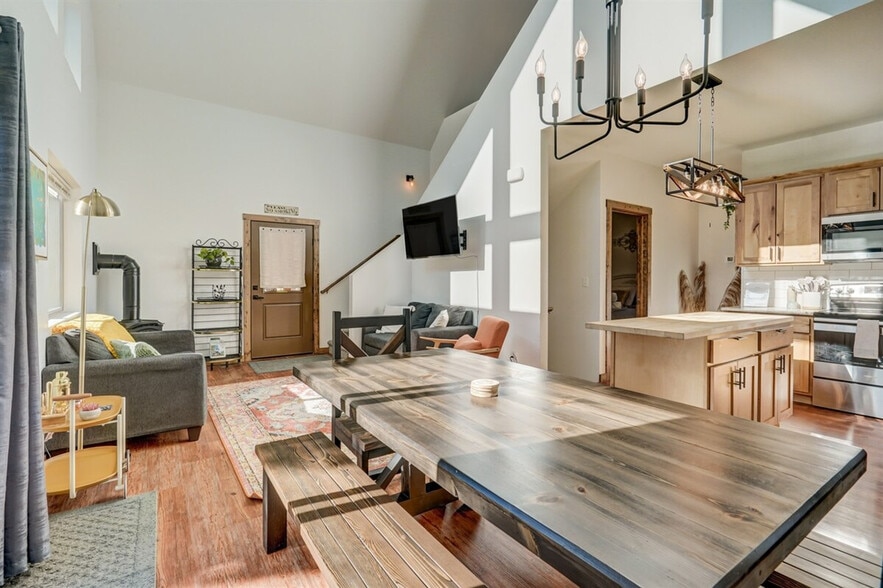 Building Photo - 123 Pinecrest Rd