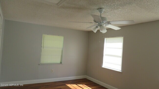 Building Photo - 5347 Baycrest Rd