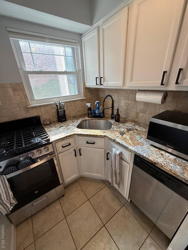 Building Photo - 142 Fair Harbor Dr
