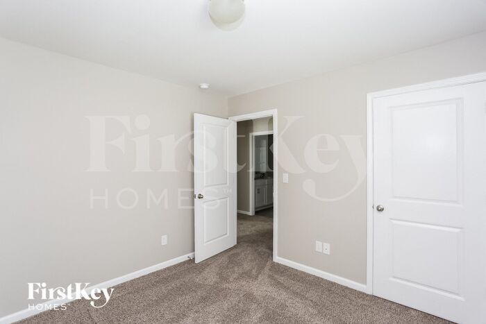 Building Photo - 5531 Tumbling Brook Ln
