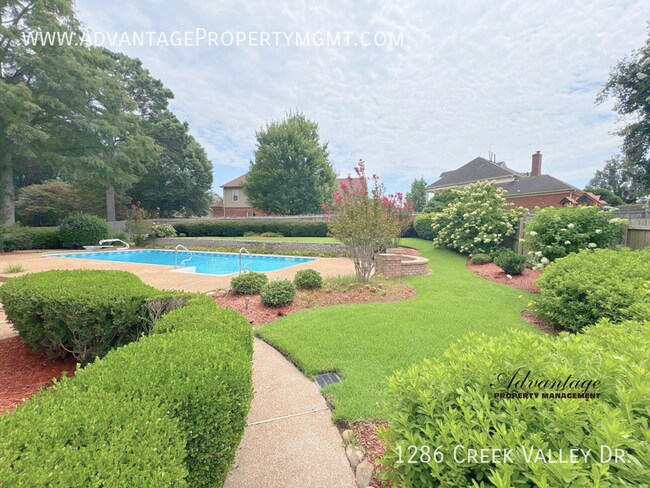 Building Photo - 1286 Creek Valley Dr