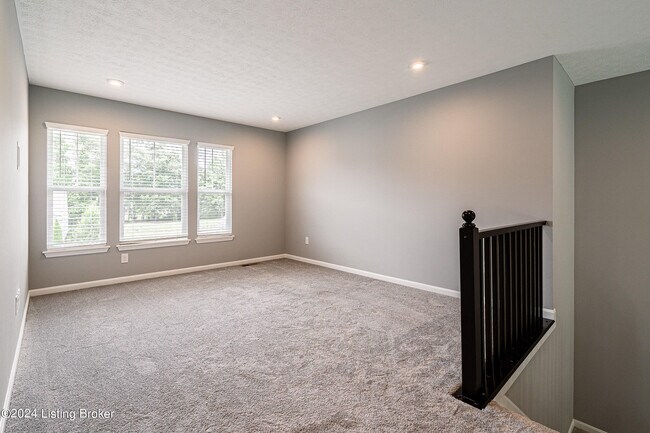 Building Photo - 10536 Vista View Dr