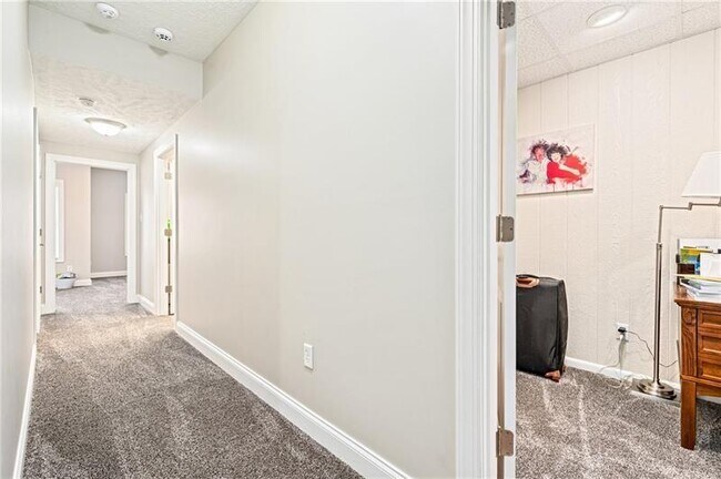 Building Photo - 143 Aberdeen Dr