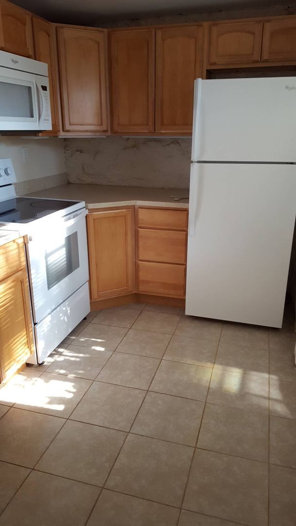 Building Photo - Foxhaven Farm Stonehouse!