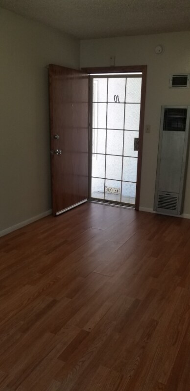Building Photo - 520 S Flower St