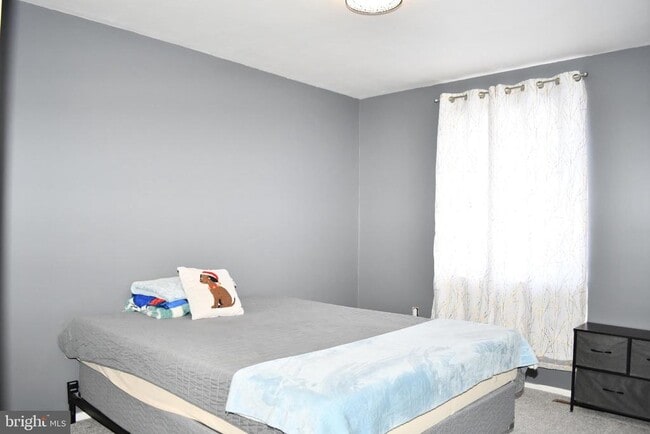 Building Photo - 46 Hillside Ct