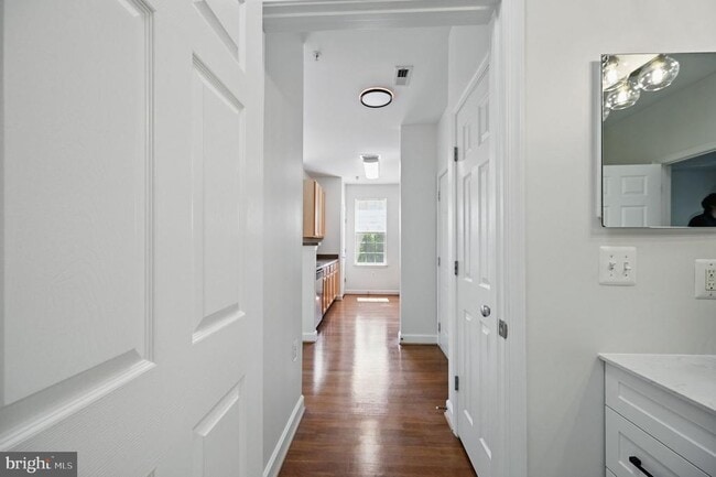 Building Photo - 42496 Mayflower Terrace
