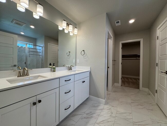 Building Photo - 13427 Broad Wing Dr