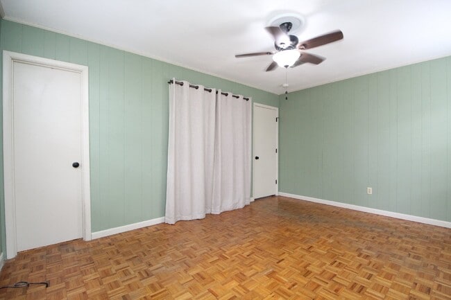 Building Photo - Beautiful 3BR Home in North Hill – Special: ½ Off Deposit for Active-Duty Military!