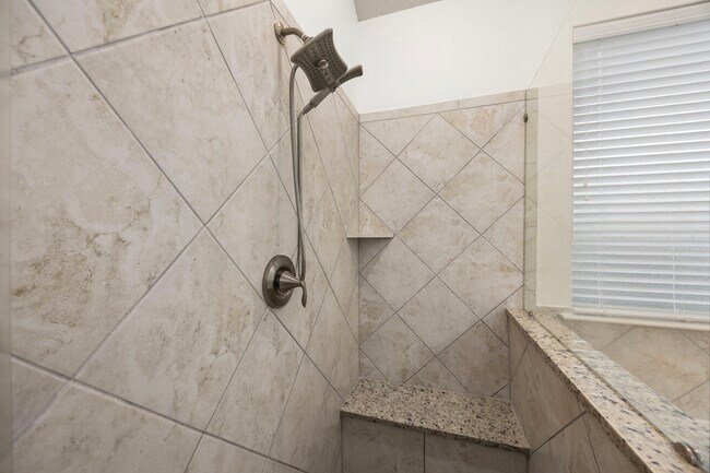 Building Photo - 8222 Lockridge Terrace Ln