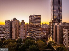 Building Photo - 202 W Rittenhouse Square