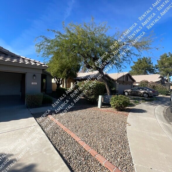 Building Photo - 26 S Tiago Dr