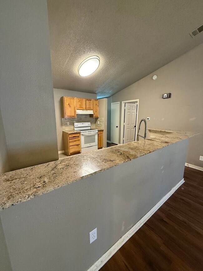 Building Photo - 3 bedroom 2 bathroom house in 76137