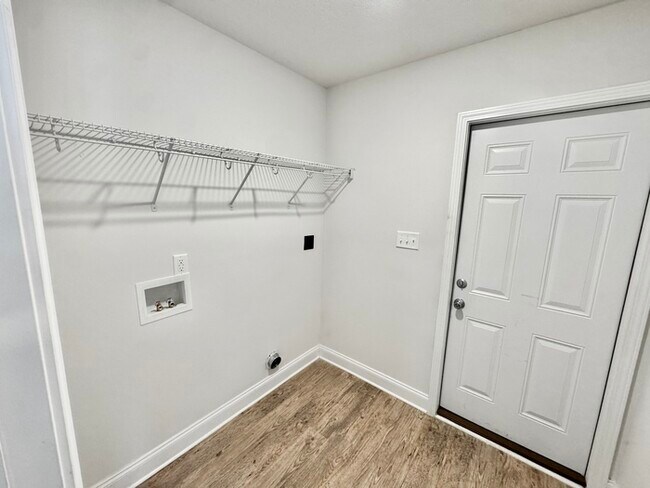 Building Photo - 8437 Grayce Dr