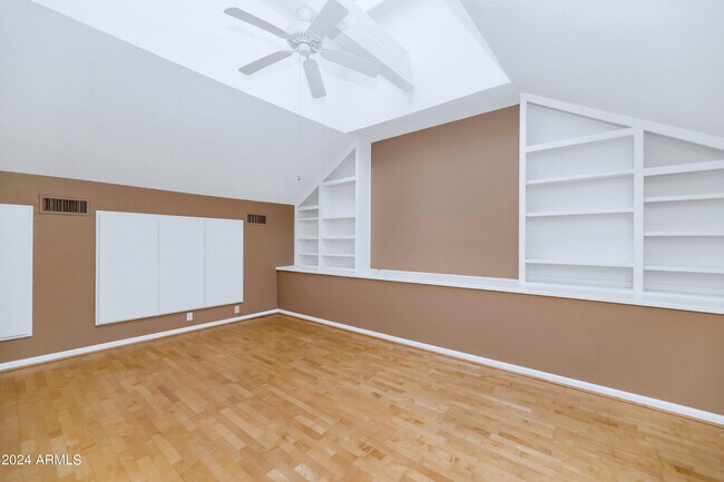 Building Photo - 7113 E Arlington Rd