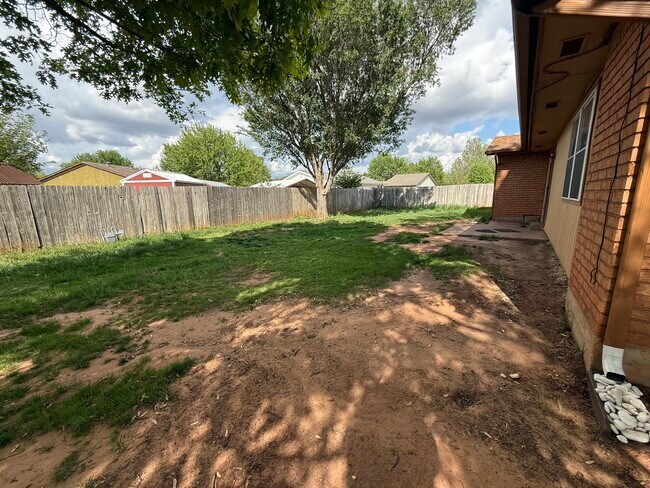 Building Photo - 309 W Maple Branch Way