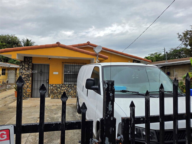 Building Photo - 2311 NW 33rd St