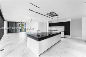 Building Photo - 1000 Biscayne Blvd