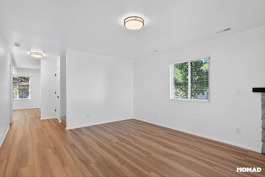 Building Photo - 788 Century Ln