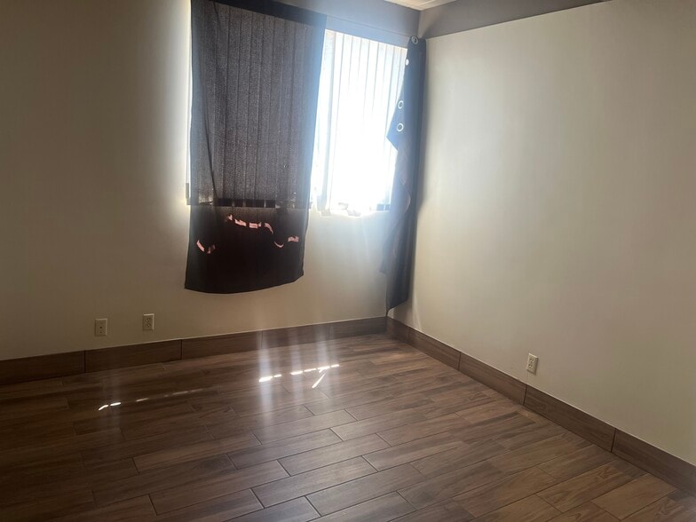 Building Photo - 3867 Jurupa Ave