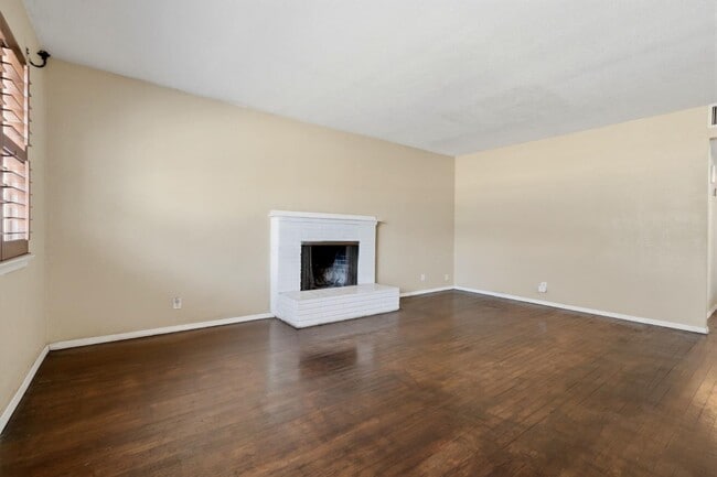 Building Photo - 2519 E Buckingham Way