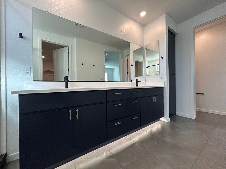 Building Photo - 21357 E Macaw Dr