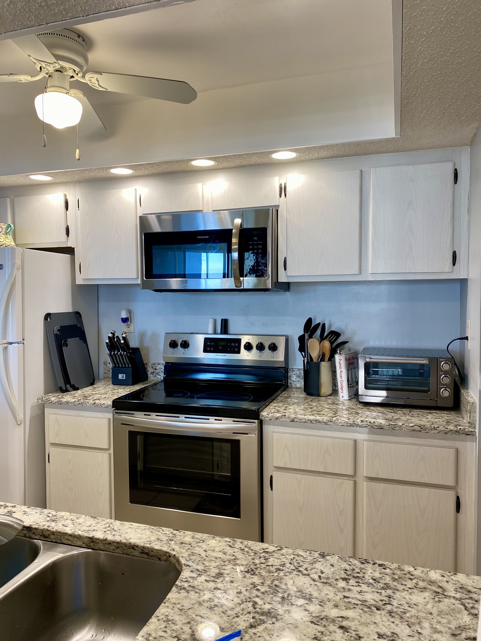 Kitchen - 450 S Gulfview Blvd