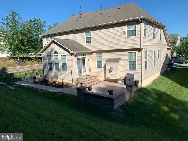 Building Photo - 8379 Academy Rd