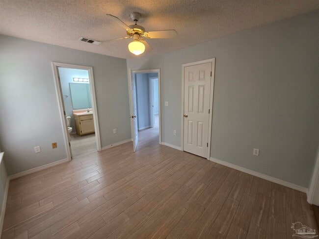 Building Photo - 2111 Karlburg Dr