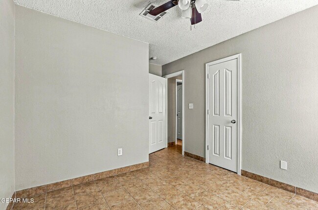 Building Photo - 2724 Granite Rock Pl