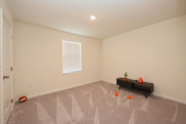 Building Photo - **RARE FIND: LIKE NEW, ONE-OWNER, 5-BED, 3-BATH HOME BUILT IN 2025 IN A NEIGHBORHOOD WITH RESORT-...