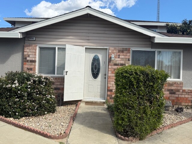 Building Photo - 9082 Piñata Way